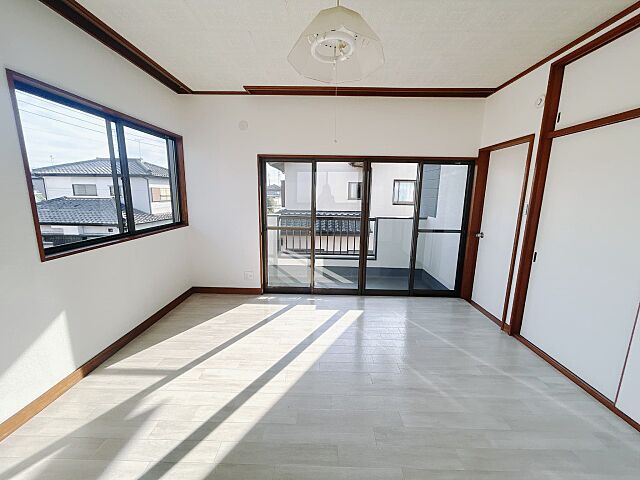 室内 太田市新道町