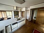 【キッチン】※リフォーム前の写真です。（2025.9月撮影）L字型のお洒落な対面式キッチン♪