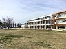 周辺：小学校 1300m 日立市立坂本東小学校