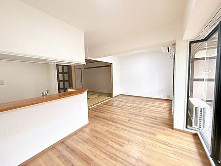 開放感のある広いLDK!家具やインテリアの配置も楽しめます。