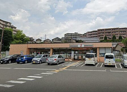 セブンイレブン奈良あやめ池南6丁目店 250m