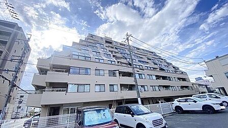あたたかな陽が差し込む日当り良好の立地です。