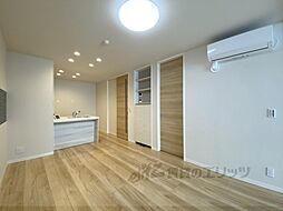 シャーメゾン北市 201 2階1LDKのリビング/ダイニング