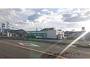 ファミリーマート　天理勾田町店まで650メートル