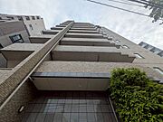 飽きのこないシンプルモダンな外観です。