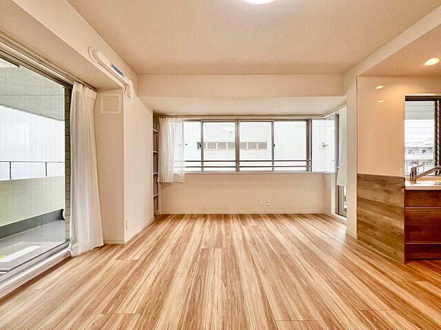 リビング/ダイニング グランドメゾン戸山 3階/-