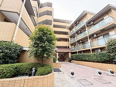 外観：飽きのこないシンプルモダンな外観です。
