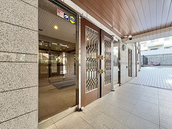 上質感漂う玄関...