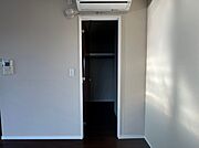 家電やスーツケース、ストック品など何でも片付く嬉しい空間です。