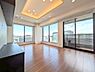 室内：通風・採光に優れ、心地よい光と風が溢れています。