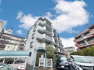 外観:飽きのこないシンプルモダンな外観です。 外観:飽きのこないシンプルモダンな外観です。