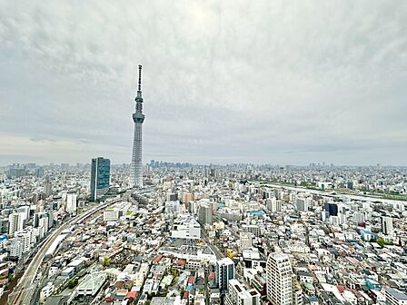 陽当たり・通風・開放感に恵まれた環境です。