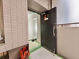 清潔感のある落ち着いた雰囲気の玄関です。