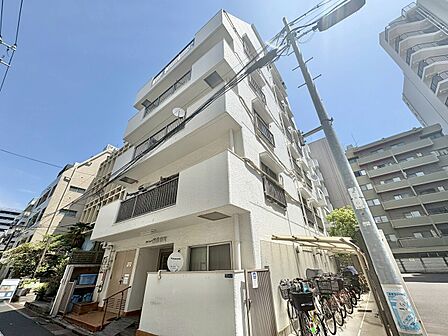 飽きのこないシンプルモダンな外観です。