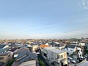 陽当たり・通風・開放感に恵まれた環境です。