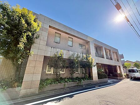 飽きのこないシンプルモダンな外観です。