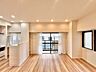 リビング/ダイニング：落ち着いた雰囲気に包まれて、伸びやかな空間。