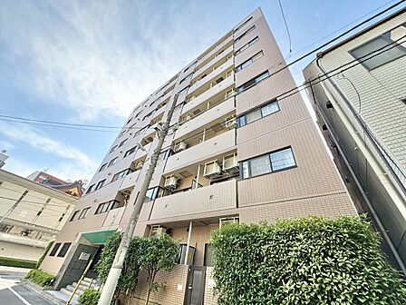飽きのこないシンプルモダンな外観です。