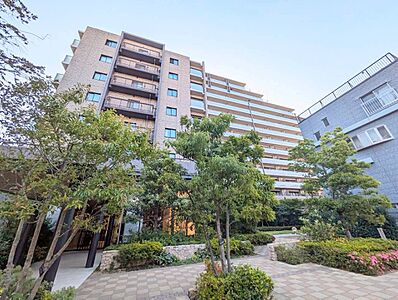 外観：飽きのこないシンプルモダンな外観です。