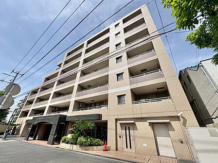 飽きのこないシンプルモダンな外観です。