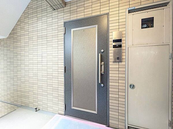 玄関を拡大表示