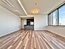 リビング/ダイニング：落ち着いた雰囲気に包まれて、伸びやかな空間。