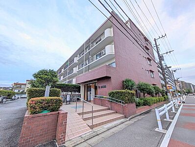 外観：飽きのこないシンプルモダンな外観です。