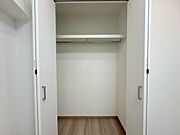 家電やスーツケース、ストック品など何でも片付く嬉しい空間です。