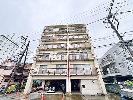 飽きのこないシンプルモダンな外観です。
