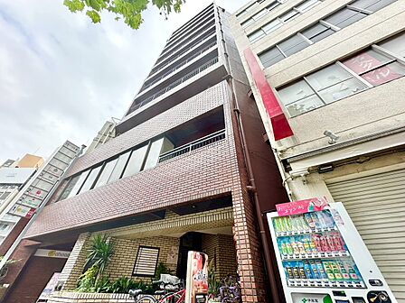 飽きのこないシンプルモダンな外観です。