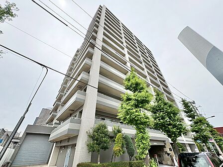 飽きのこないシンプルモダンな外観です。
