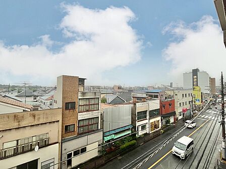 眺望や窓からの景色が良いと、家で過ごす時間も快適です。