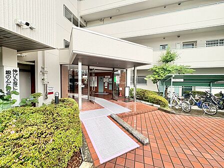 上質感漂う玄関アプローチです。