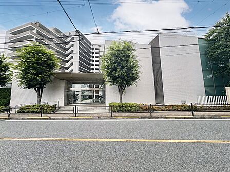 忙しく過ぎゆく日常を置き去るほど、ゆったりした時間が流れる住環境。