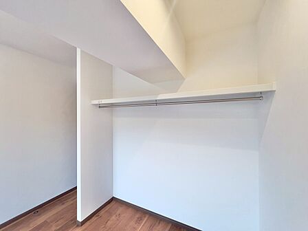家電やスーツケース、ストック品など何でも片付く嬉しい空間です。