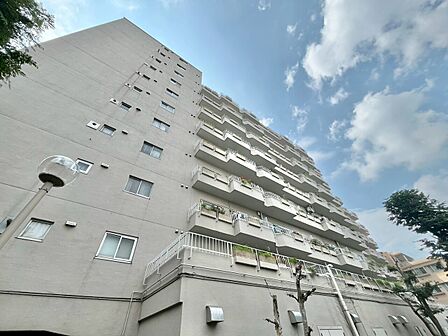 飽きのこないシンプルモダンな外観です。