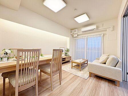 シンプルな内装と偏り過ぎないデザインで統一しました。