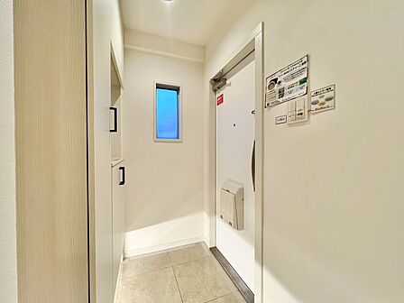 清潔感のある落ち着いた雰囲気の玄関です。