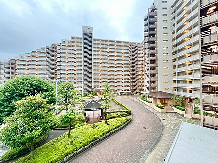 飽きのこないシンプルモダンな外観です。
