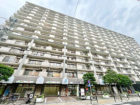 飽きのこないシンプルモダンな外観です。