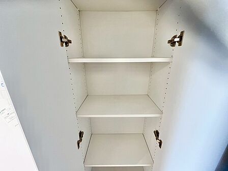 収納スペースが付いていて、お部屋を広く使っていただけます。
