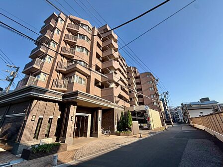 飽きのこないシンプルモダンな外観です。