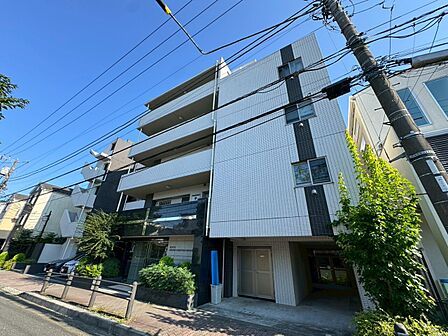 飽きのこないシンプルモダンな外観です。