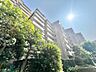 外観：忙しく過ぎゆく日常を置き去るほど、ゆったりした時間が流れる住環境。