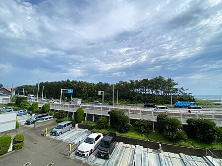 眺望や窓からの景色が良いと、家で過ごす時間も快適です。