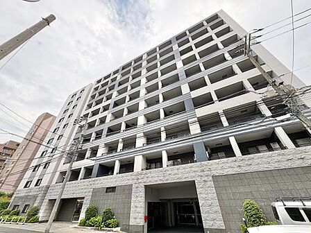飽きのこないシンプルモダンな外観です。