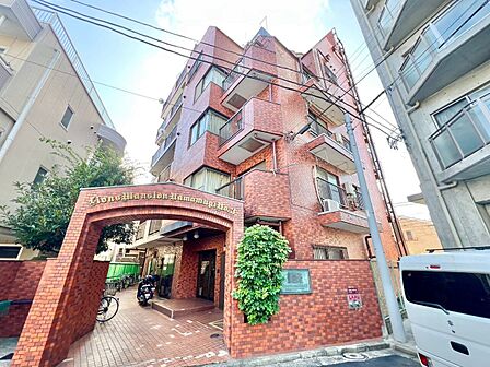 飽きのこないシンプルモダンな外観です。