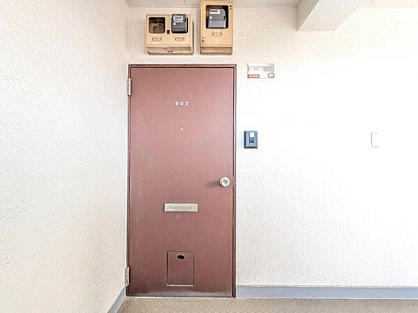 玄関を拡大表示