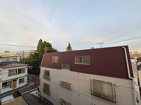 眺望や窓からの景色が良いと、家で過ごす時間も快適です。