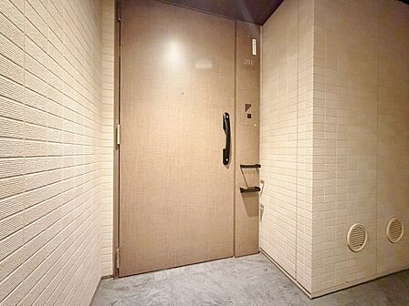 清潔感のある落ち着いた雰囲気の玄関です。